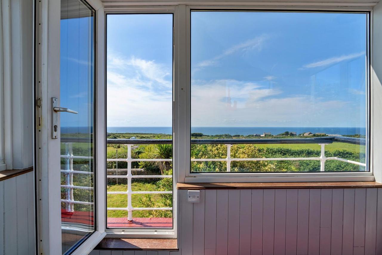 Finest Retreats - The Watchtower At Western Watch Lower Boscaswell Экстерьер фото